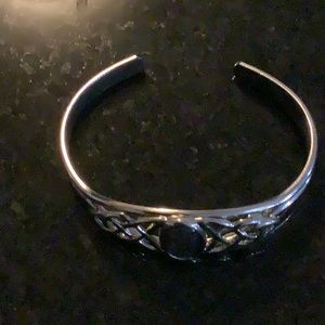 Purple pendant bracelet